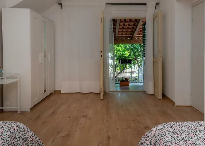 Kuca Za Odmor Polus *