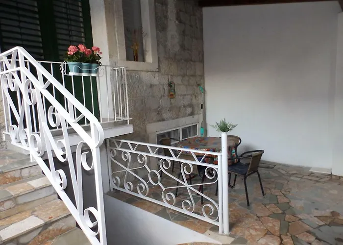 Kuca Za Odmor Polus * トロギール